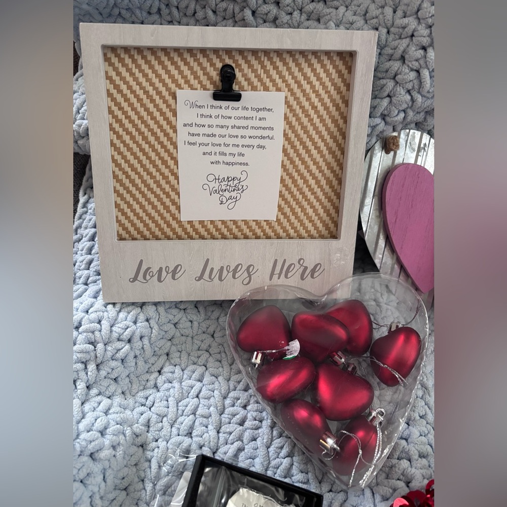 Valentine’s Day bundle - Picture 3 of 7